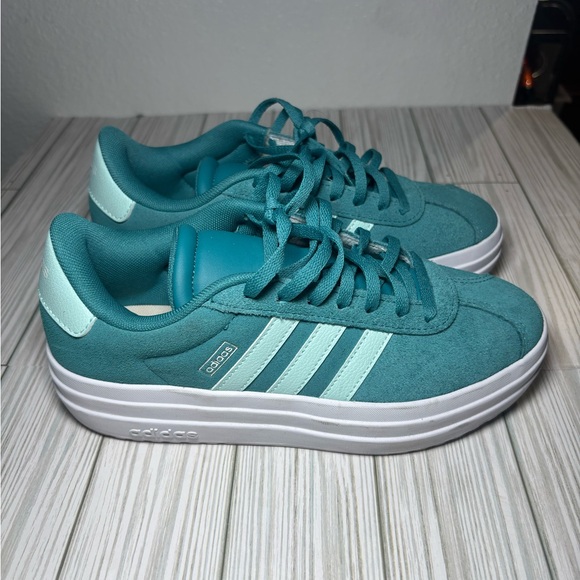 Adidas VL court bold- size 5 big kids - Picture 1 of 5